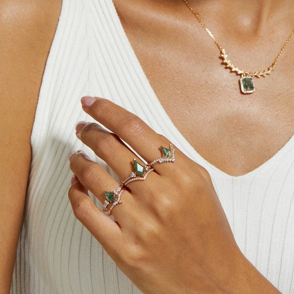 Kite cut moss agate ring engagement ring set made of 9K 14K 18K gold and sterling silver with a curved wedding ring