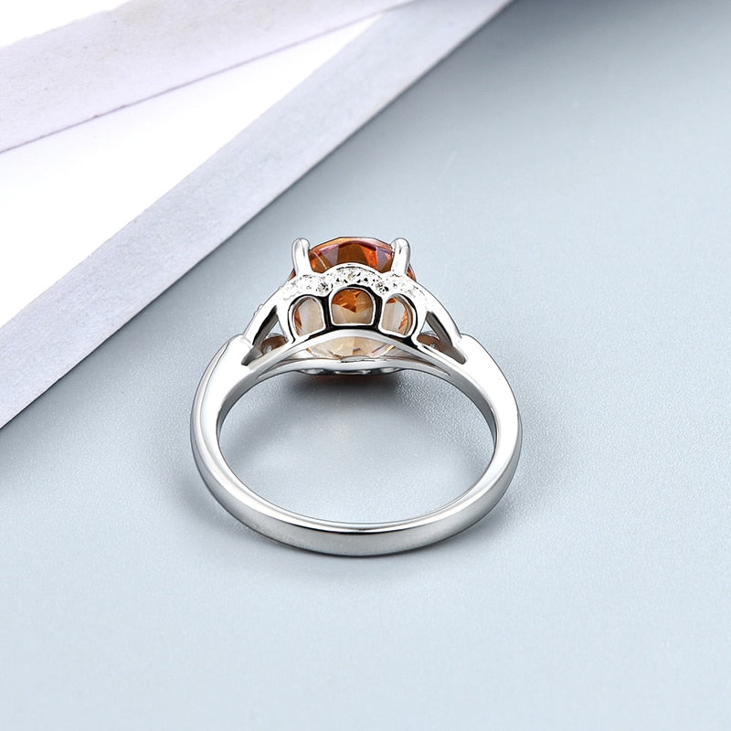 Zultanite gemstone ring color change