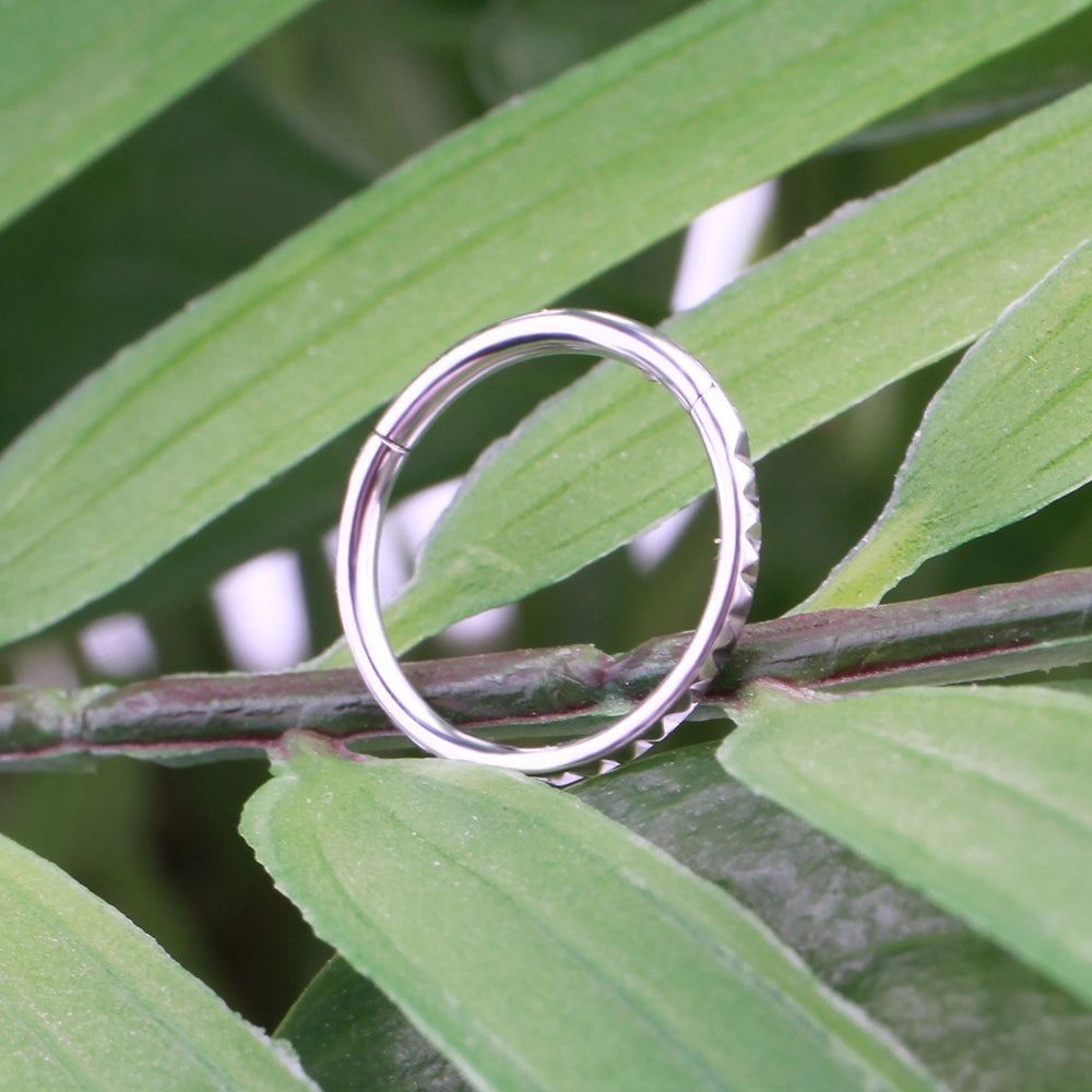 Septum clicker in gold and silver nose ring 16G