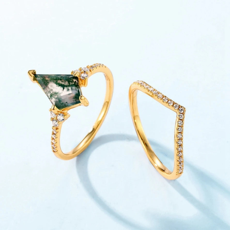 Kite cut moss agate ring engagement ring set made of 9K 14K 18K gold and sterling silver with a curved wedding ring