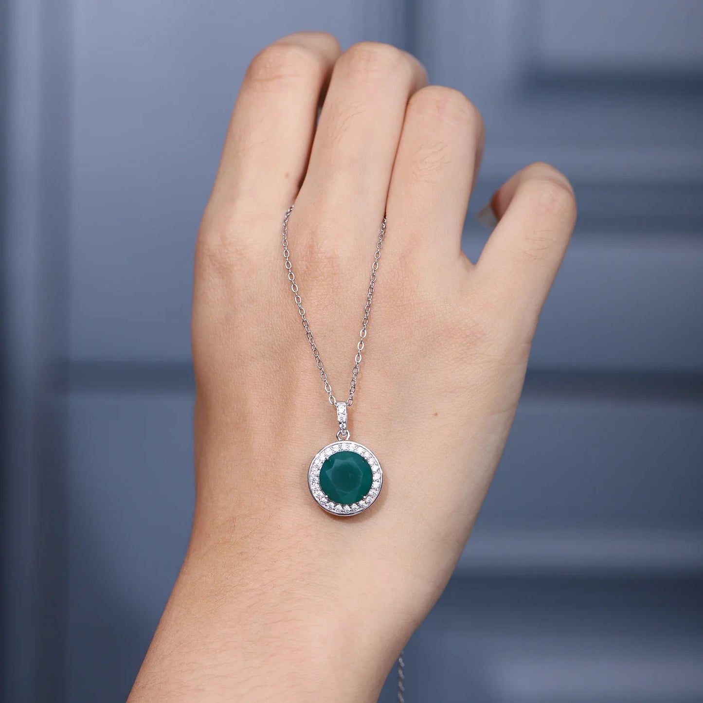 Green agate necklace vintage-style with a round green agate mother's day necklace