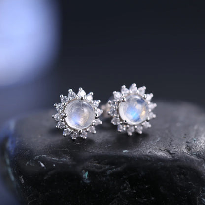 Vintage-style moonstone earrings small ear studs ear studs for women