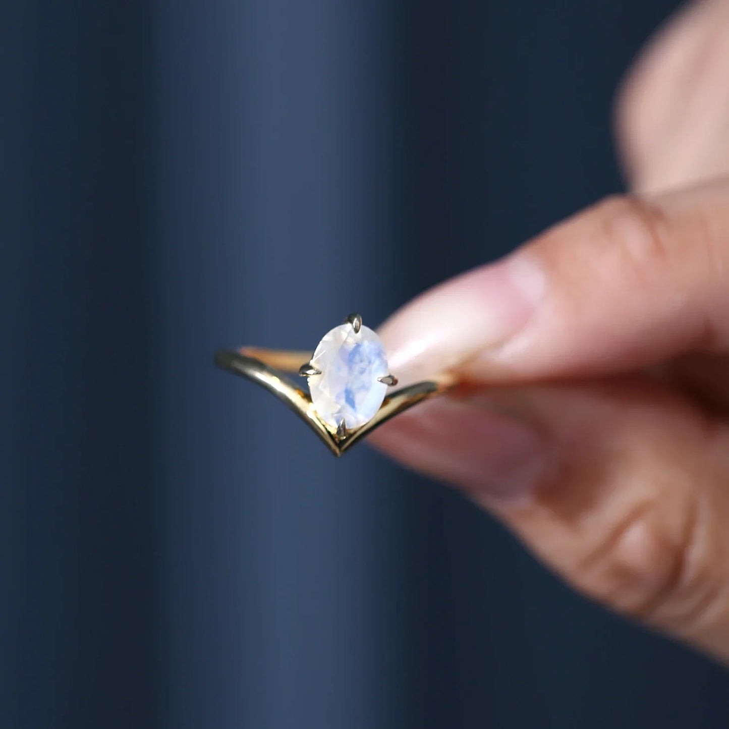 Curved wedding ring with a real moonstone sterling silver
