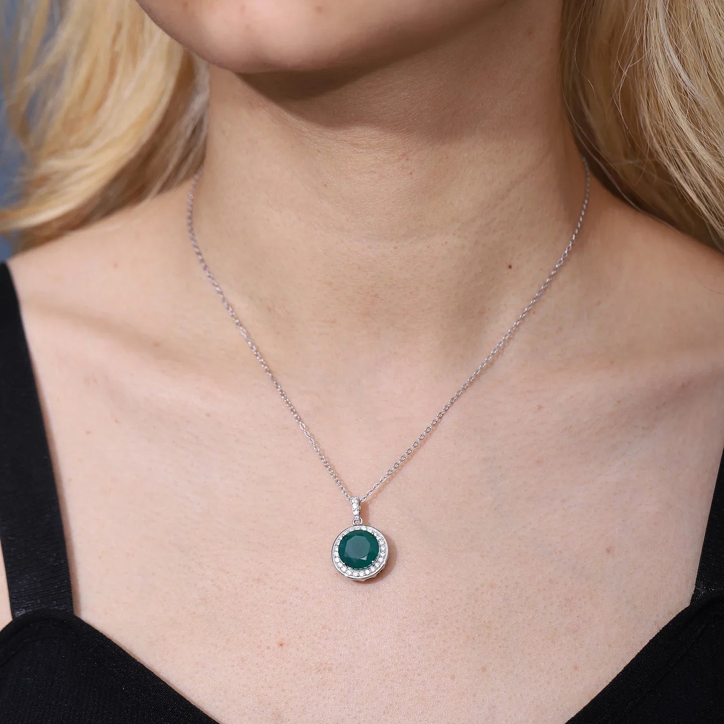Green agate necklace vintage-style with a round green agate mother's day necklace