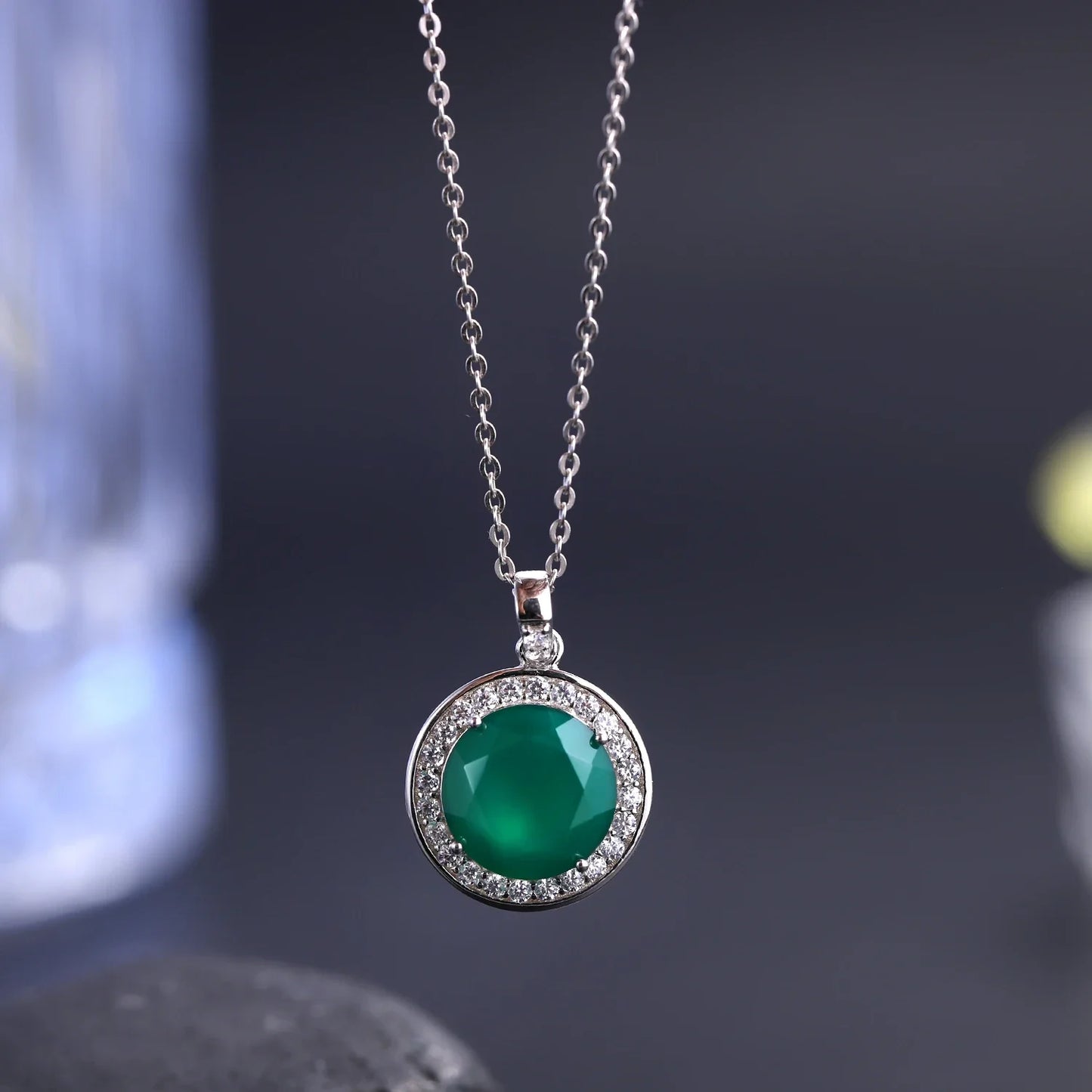 Green agate necklace vintage-style with a round green agate mother's day necklace