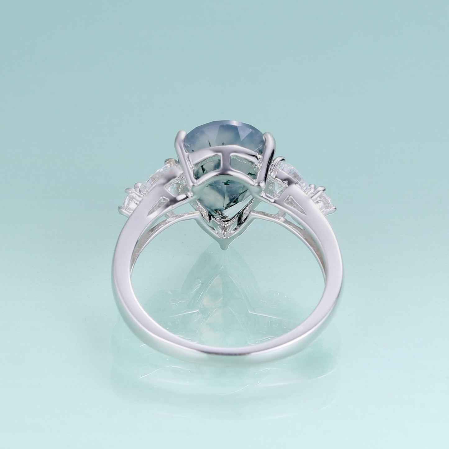 Moss agate pear-shaped ring in silver