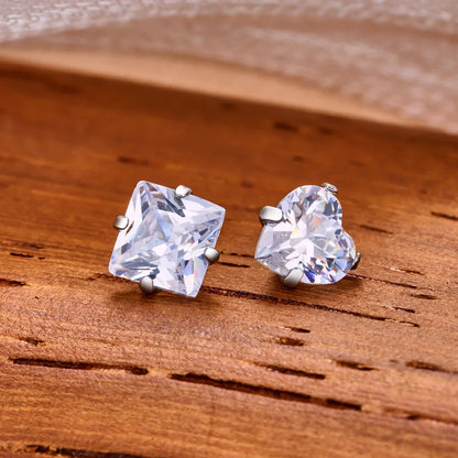 Labret Monroe piercing small and tiny heart-shaped titanium labret stud 16G 18G gold and silver