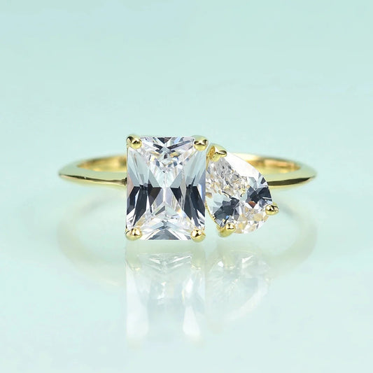 Moissanite toi et moi ring engagement ring