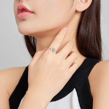 Pretty silver cat ring