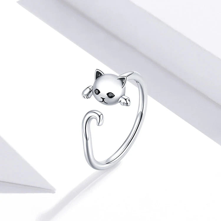Pretty silver cat ring