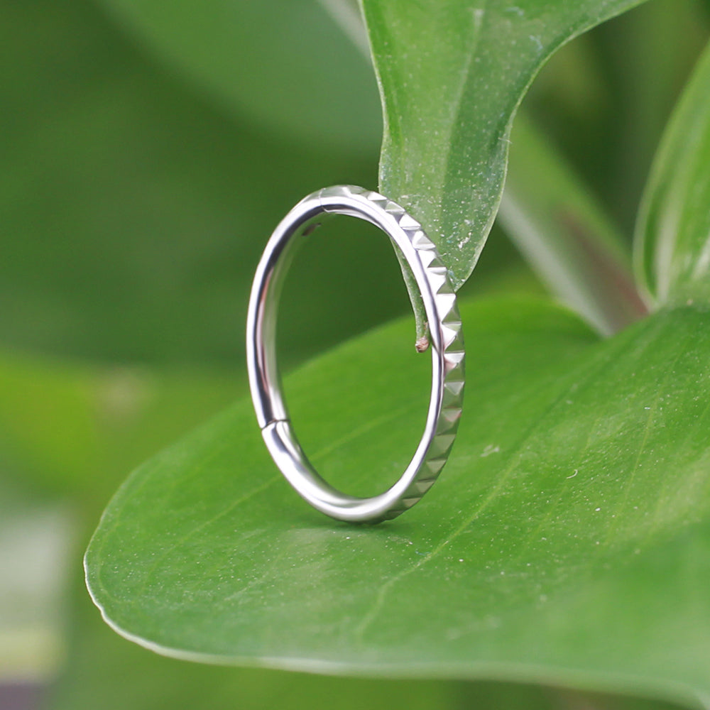 Septum clicker in gold and silver nose ring 16G